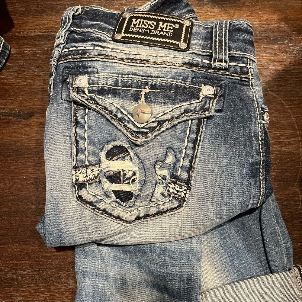Miss Me capris size 25